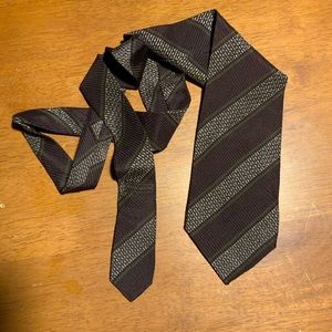 Giorgio Armani Dark Burgundy Striped Textured 100% Silk Italy Neck Tie